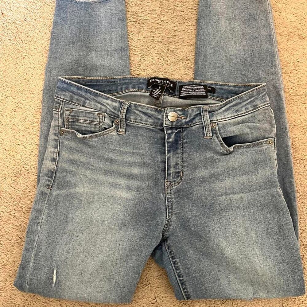 Kenneth Cole blue distressed skinny jeans - size 6